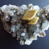 Apatito, Siderita y Arsenopirita
Panasqueira, Portugal
5 x 3 cm. (Autor: javier ruiz martin)