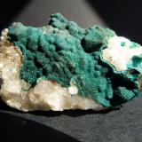 Pseudomalaquita, Cuarzo<br />Mina Miguel Vacas, Freguesías Pardais y Conceição, Vila Viçosa, Distrito Évora, Província Alentejo Central, Región Alentejo, Portugal<br />4,5 x 3,5 cm.<br /> (Autor: javier ruiz martin)