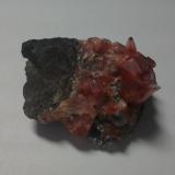 Rhodochrosite with Quartz
Uchucchacua Mine, Oyón Province, Department of Lima, Perú.
33 mm x 23 mm x 29 mm. (Author: Gianfranco Rodríguez T.)