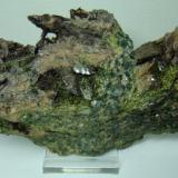 Axinita-(Fe) con Epidota
Casterner de les Olles, Serra de Sant Gervàs, Tremp, Lleida, Catalunya, España
20x12x7 cm
Cristal mayor 4 cm (Autor: D.N.S.Borràs)
