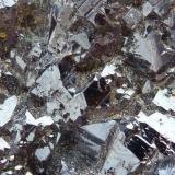 Esfalerita, DolomitaMina de Áliva (Mina Las Mánforas), zona Minera Áliva, Camaleño, Comarca Liébana, Cantabria, España6 x 5 cm. (Autor: javier ruiz martin)