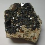 Magnetite (octahedral)
Cerro Huañaquino, Potosí Department, Bolivia.
70 mm x 39 mm x 70 mm (Author: Gianfranco Rodríguez T.)