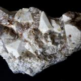MicroclinaLa Alameda de Gardón, Comarca Campo de Argañán, Salamanca, Castile and León, SpainPieza de 18 cm, cristales de 4 cm. (Autor: canada)
