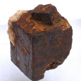 Gohetita pseudo Pirita y Microclina -
Can Vernenc - La Batllòria - Serra del Montnegre - Sant Celoni - Vallès Oriental - Barcelona - Catalunya - España - 
3,6 x 2,9 x 2,7 (Autor: Martí Rafel)