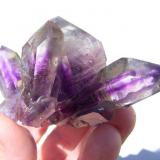 Quartz Var. Amethyst
Brandberg, Namibia
82 x 53 x 47 mm
The same specimen from above at another angle (Author: Pierre Joubert)