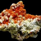 Botriogeno + Halotriquita
Piso 26 del Pozo Alfredo, Riotinto, Huelva, Andalucia, España.
60 x 40 x 35 mm (Autor: José Luis Zamora)