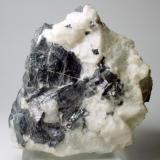 Fluorita masiva con Galena
Mines d’Osor - La Selva - Girona - Catalunya - España
90 x 70 x 50 mm (Autor: Joan Martinez Bruguera)