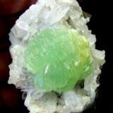 Prehnite
Brandberg, Namibia
30 x 28 mm (Author: Pierre Joubert)