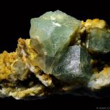 FluoritaGualba Quarries, Gualba, Comarca Vallès Oriental, Barcelona, Catalonia / Catalunya, Spain11 x 11 x 17cms. Cristales: 4 x 4 y 3 x 3 cms. (Autor: Jordi Lluis Pi)