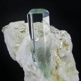 Berilo ( Aguamarina )
Shigar Valley - Skardu - Baltistan - Pakistán
6.5 X 4 cm - Cristal de 4.2 cm (Autor: Diego Navarro)