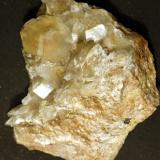 Calcita.
Canteras de mármol de Estremoz. Evora. Alentejo. Portugal.
Cristal mayor de 3 x 3,5 cm. (Autor: Antonio Carmona)