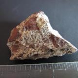 bauxita (hidróxidos/óxidos de aluminio)
Lérida, Cataluña, España
3 x 2 cm. (Autor: prcantos)