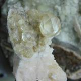 Calcita
Minas de la Florida, Sierra de Arnero, Cantabria, España
Cristal mayor 3,4 cms. (Autor: Gelo)