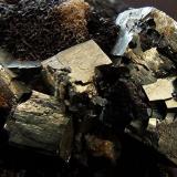 Pyrite, Quartz and oxidised Siderite.
Pampgill mine, Nenthead, Alston, Cumbria, England, UK.
FOV 25 x 20 mm (Author: nurbo)