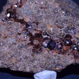 Grossularia (Grupo Granate)El Carazal Mine, El Carazal, Cardes, Valle, Piloña, Comarca del Sueve, Principality of Asturias (Asturias), SpainCristal mayor 9 x 6 mm. (Autor: Quexigal)
