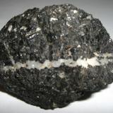 Turmalina<br />Cáceres ciudad, Comarca de Cáceres, Cáceres, Extremadura, España<br />5 x 7 cm.<br /> (Autor: Antonio GG)