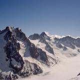 From left to right: Aiguille(s) d&rsquo;Argentières (3902m) above glacier du Chardonnet and glacier du milieu, Col du Tour Noir (3535m) above glacier des Améthystes, Aiguille de l&rsquo;A Neuve (3753m) and le Tour Noir (3937m) above glacier du Tour Noir, Col d&rsquo;Argent (Author: Joan Rosell)