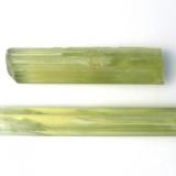 Thin yellow-green beryl "straws" (Author: xenolithos)