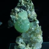 Prehnite with Quartz 11 x 5 x 5 cm. (Author: taoxue)