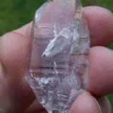 Quartz
Western Cape, Ceres
49 x 25 x 10 mm
A beautiful, flat floater with a crystal inclusion (Author: Pierre Joubert)