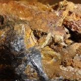 Cervantite? after stibnite and fresh stibnite
Tereksay mine, Kyrgyzstan
FOV about 10 cm (Author: alex chaus)
