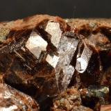 Andradita (granate)
Corta Carlés Este, Carlés, Salas, Asturias, España
cristal 2 x 1,5 Cm.
ampliación de la anterior (Autor: Quexigal)