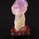 Quartz (sceptered Amethyst)
Kodo-Ri, Keisho-Nando, South Korea
9.2 x 5 x 4.5 cm
Korean Amethyst Scepter (Author: Don Lum)