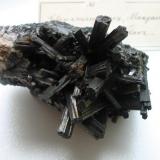 Manganite, baryte
Ilfeld, Harz mtns., Thuringia, Germany.
8 x 5,5 cm
Crystals up to 3 cm, with Carl Droop label (1890). (Author: Andreas Gerstenberg)
