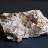 Sillimanita
Sudáfrica
4&rsquo;5 x 2 cm.
Agregado fibroso de sillimanita, el polimorfo del silicato de aluminio de más alto grado en las zonas de Barrow del metamorfismo regional normal. (Autor: prcantos)