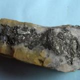 Arsenopirita
Mina la Parrilla, Almoharín, Cáceres,  Extremadura, España
7 x 3 x 3 cm.
Arsenopirita en matriz de cuarzo. (Autor: Antonio GG)