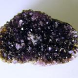 Amatista
Banská Štiavnica, Eslovaquia
4,5 x 3 cm (Autor: Miro Straka)