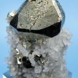 Pyrite, quartz, calcite?
Huanzala Mine, Huallanca District, Dos de Mayo Province, Huánuco Department, Peru
71 mm x 52 mm (Author: Carles Millan)