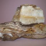 fosforita<br />Cantera en Cerro de la Cañada, Aldea Moret, Cáceres ciudad, Comarca de Cáceres, Cáceres, Extremadura, España<br />8 x 5,5 cm.<br /> (Autor: Antonio GG)