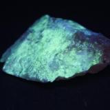 Montebrasita - Fluorescente
Havey - Poland, Maine, USA.
76 x 55 x 35 mm
Luz UV onda corta. (Autor: Daniel C.M.)