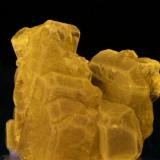 Fluorapatito - Fluorescente
Medina, Minas Gerais, Brasil
15 x 15 mm aprox.
UV Onda corta (Autor: Iván Blanco (PDM))