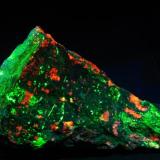 Willemita con Calcita - Fluorescente
Franklin, Nueva Jersey, EEUU
110x58x70 mm
Con onda corta la Willemita es verde y la Calcita rojo naranja. (Autor: Juan María Pérez)