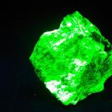 Willemita - Fluorescente
Franklin, Nueva Jersey, EEUU
72 x 64 x 41 mm
La Willemita bajo onda corta es verde. (Autor: Juan María Pérez)