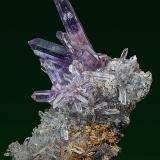 Quartz (amethyst)
Grandfather Mountain, Linville, Avery Co., North Carolina, USA
6.0 x 4.6 cm (Author: am mizunaka)