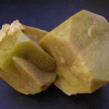 Apofilita-(KF), estilbita-Ca
Nasik, Maharashtra, India
10 x 6 x 6 cm
Grupo de cristales de apofilita con inclusión de clorita que les da la opacidad. (Autor: Antonio Alcaide)