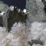 Marcasita y DolomitaReocín Mine, Reocín, Comarca Saja-Nansa, Cantabria, Spain10 x 6 cm. (Autor: javier ruiz martin)