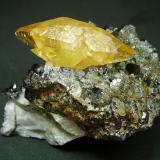 Calcita
Elmwood Mine, Smith Co, Tennessee, USA
9 x 6´5 cm. Cristal de 5 cm (Autor: geoalfon)