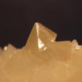 Quartz
2nd Sovetskii Mine, Dalnegorsk, Russia
15.2 x 13 cm

Beta-Quartz (Author: Don Lum)