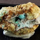 Rosasite, Hemimorphite and Mimetite.
Roughton Gill mine, Caldbeck Fells, Cumbria, England, UK.
17 x 12 mm (Author: nurbo)