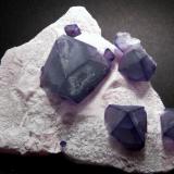 Fluorita<br />Mina De'an, Wushan, De'an, Prefectura Jiujiang, Provincia Jiangxi, China<br />82 x 63 x 28 mm.<br /> (Autor: José Luis Zamora)