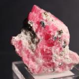 Rhodochrosite, Pyrite
Wutong Mine, Liubao Wuzhou, Guangxi Zhuang. A.R., China
4.0 x 4.2 cm (Author: Don Lum)