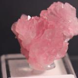 Quartz
Chapadinha Mine, Coronel Murta, Minas Gerais, Brazil
3.3 x 3.3 cm
Rose Quartz (Author: Don Lum)