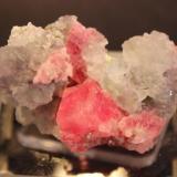 Rhodochrosite, Fluorite, Pyrite
Wutong (Wudong) Mine, Guangxi Zhuang. A.R., China
6.5  x  4 cm (Author: Don Lum)