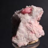 Rhodochrosite, Quartz
San Juan County, Colorado, USA
5.7 x 5 x 4.5 cm (Author: Don Lum)