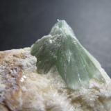 Pirofilita
St. Niklaus, Riederalp, Valais, Suiza
1’5 x 1’5 cm. el grupo de cristales
Detalle de la pieza anterior: un agregado cónico. (Autor: prcantos)