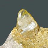 Calcita.
Pedrera Cal Ros (Pedrera Ballús), Cercs, Barcelona, Cataluña, España.
Cristal de 1,5 cm. (Autor: Antonio Carmona)